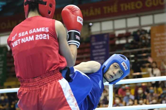 Nguyễn Thị Hằng Nga khiến đối thủ đổ máu ngay trận đầu tại SEA Games 31 - Ảnh 2.