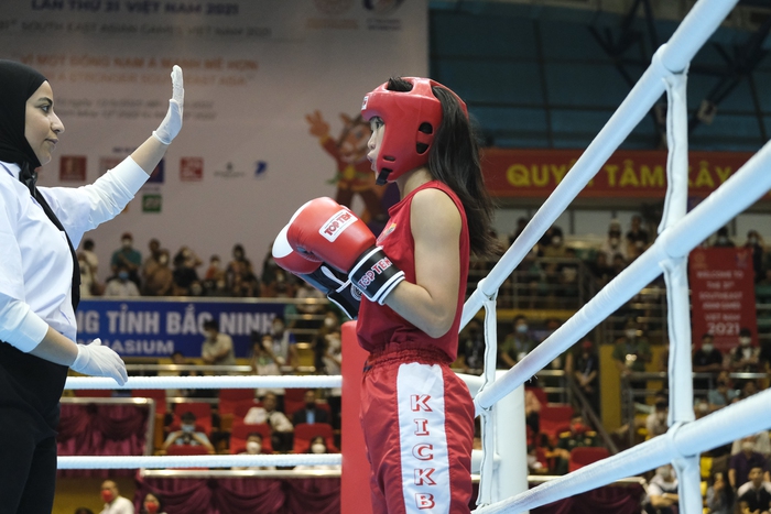 Nguyễn Thị Hằng Nga khiến đối thủ đổ máu ngay trận đầu tại SEA Games 31 - Ảnh 5.