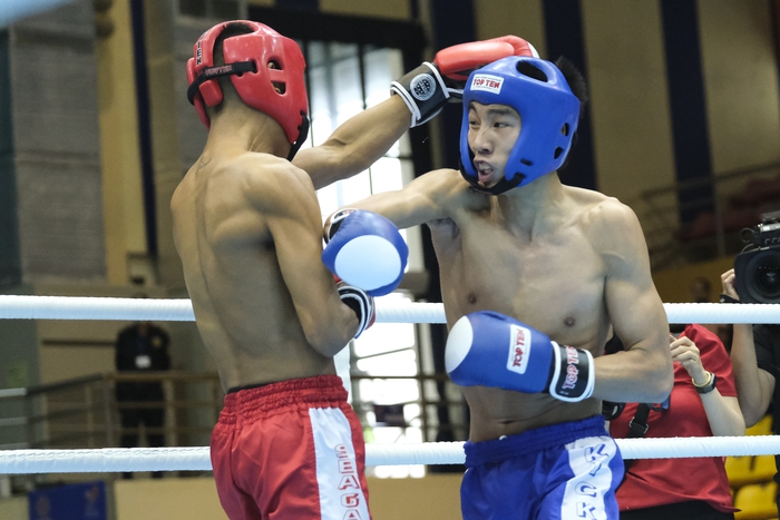 Học trò &quot;thánh Muay&quot; Buakaw khiến hy vọng vàng kickboxing Việt Nam SEA Games 31 ôm hận  - Ảnh 2.
