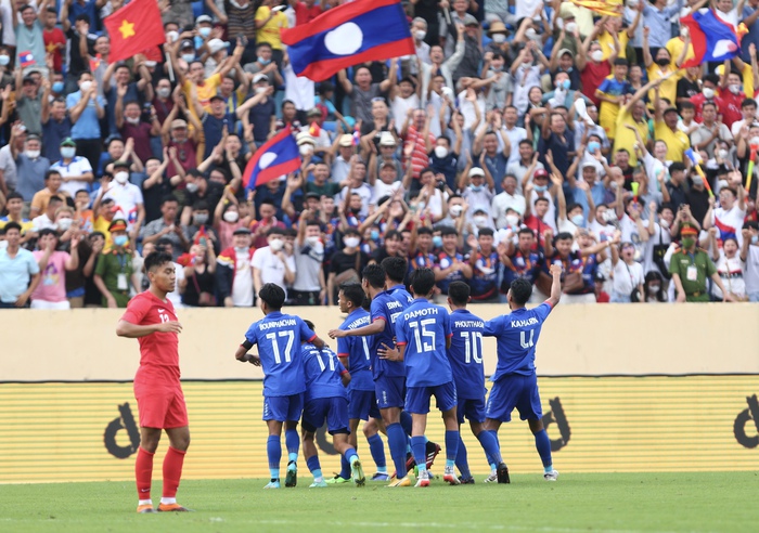 U23 Lào tri ân người hâm mộ Nam Định đã đến sân tiếp lửa - Ảnh 5.