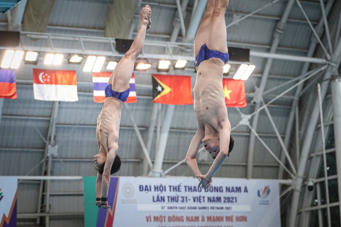 Những khoảnh khắc ấn tượng của &quot;hot boy&quot; Tùng Dương tại ngày thi đấu nhảy cầu SEA Games 31 - Ảnh 8.
