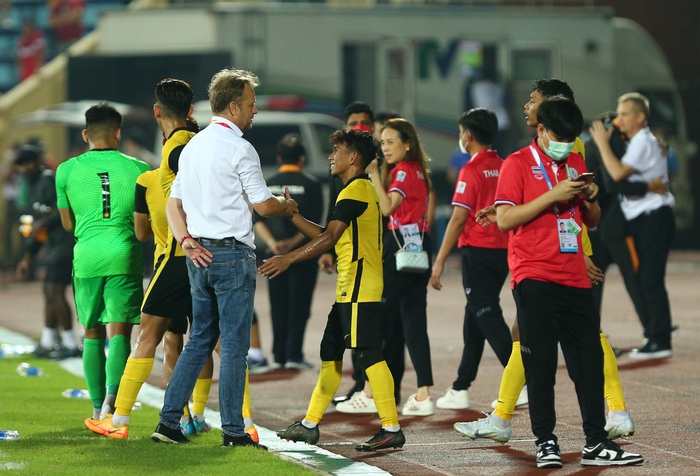Thủ thành Kawin thi đấu xuất sắc phút cuối nhưng không thể giúp U23 Thái Lan có được 1 điểm - Ảnh 7.