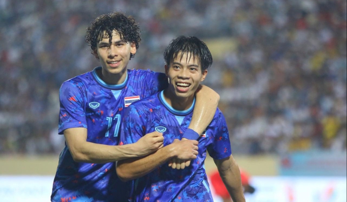 Thắng đậm U23 Singapore 5 bàn không gỡ, U23 Thái Lan sáng lại cửa vào bán kết - Ảnh 3.