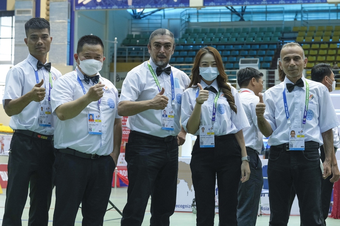 Không phải &quot;Thánh Muay&quot;, mỹ nhân Thái Lan gây chú ý nhất trong buổi họp kỹ thuật kickboxing SEA Games 31 - Ảnh 6.