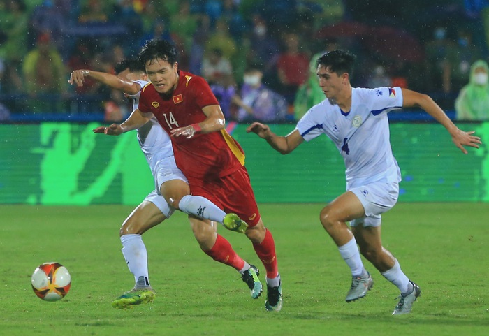 Đội phó U23 Việt Nam có hành động đẹp với đối thủ U23 Philippines - Ảnh 8.