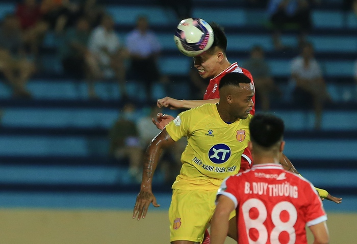 Thanh Bình mắc sai lầm khiến Viettel thua đau Nam Định - Ảnh 7.