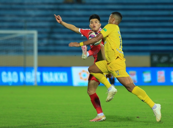 Thanh Bình mắc sai lầm khiến Viettel thua đau Nam Định - Ảnh 6.