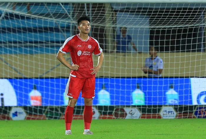 Thanh Bình mắc sai lầm khiến Viettel thua đau Nam Định - Ảnh 4.