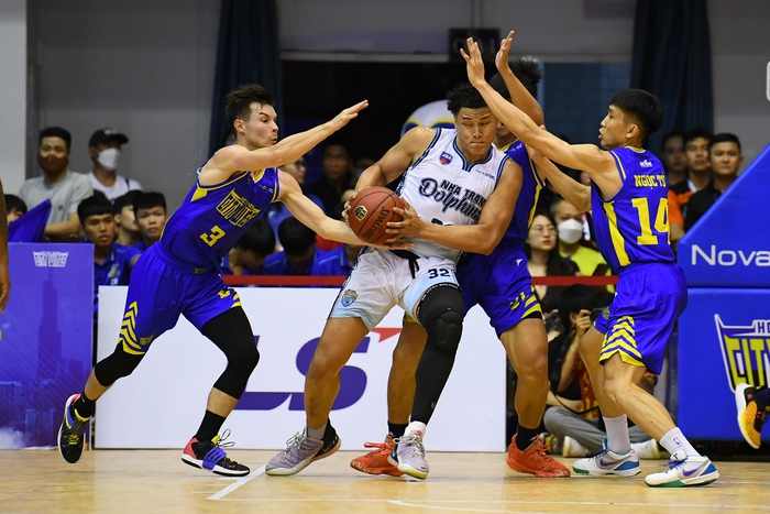 Nha Trang Dolphins đè bẹp Ho Chi Minh City Wings, &quot;lời nguyền&quot; sân nhà tiếp tục kéo dài tại VBA 2022 - Ảnh 3.