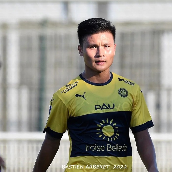 HLV Pau FC khen Quang Hải giúp đội bóng &quot;cơ động&quot;  - Ảnh 1.