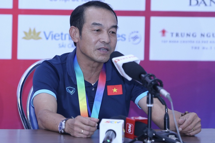 HLV U19 Việt Nam tiết lộ 5 cái tên bị loại khỏi danh sách tập huấn tại Nhật Bản - Ảnh 2.