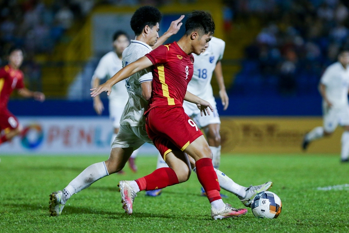 HLV U19 Thái Lan chấp nhận mọi chỉ trích sau trận thua Việt Nam - Ảnh 2.
