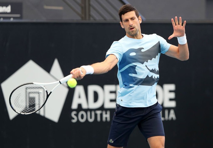 Djokovic rạng rỡ trở lại Australia sau 1 năm bị trục xuất - Ảnh 5.
