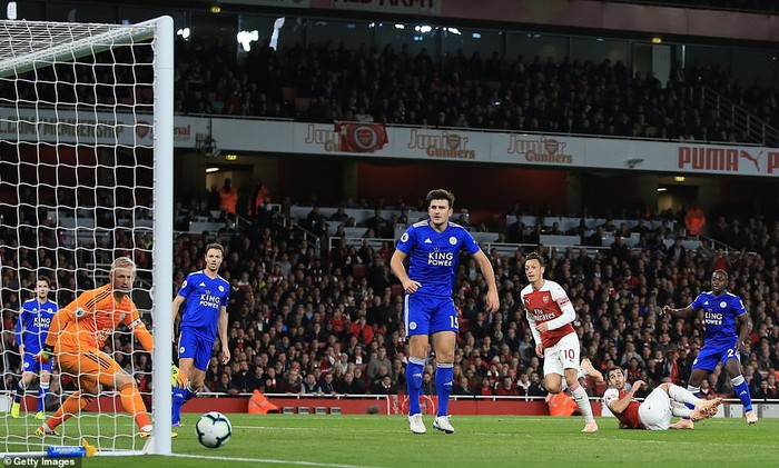 Oezil rực sáng, Arsenal phối hợp ghi bàn như hack khiến Leicester ôm hận ở vòng 9 Ngoại hạng Anh - Ảnh 4.