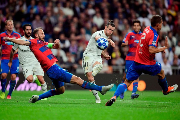 Benzema lập thành tích ghi bàn vượt Ronaldo, tạm cứu chiếc ghế của HLV Lopetegui - Ảnh 7.