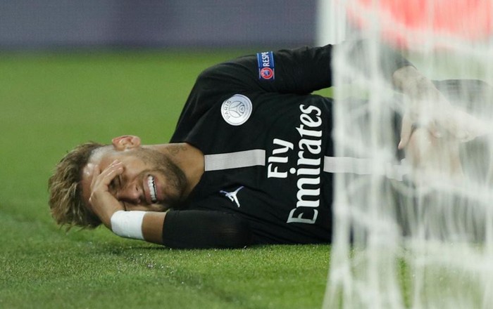 Cầu thủ đắt giá nhất thế giới không cảm xúc, bơ HLV sau khi đội nhà bị cầm chân tại Champions League - Ảnh 4.