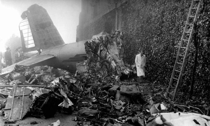 10 thảm họa hàng không thương tâm nhất lịch sử bóng đá thế giới - Ảnh 1.