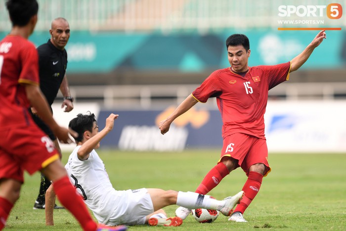 Hoàng tử Ả-rập bất ngờ được trang chủ AFF Cup biếu một bàn thắng - Ảnh 1.