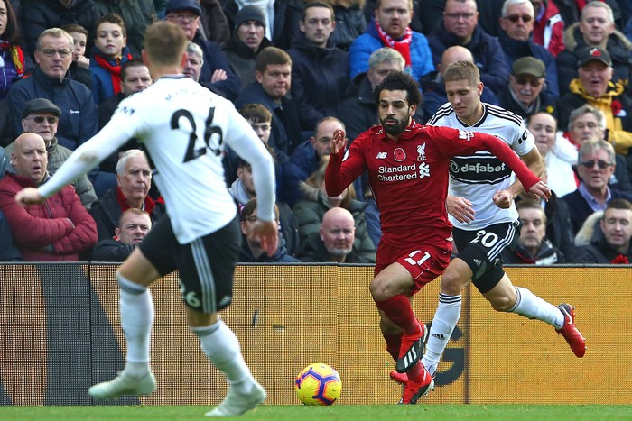 Liverpool 2-0 Fulham: Salah ghi bàn từ pha phản công ăn cắp, The Kop tạm trở lại ngôi đầu - Ảnh 2.
