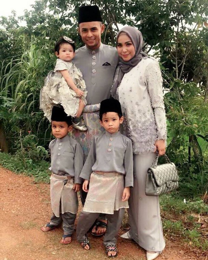 Là mẹ của 3 con, vợ của đội trưởng Malaysia vẫn xinh đẹp đằm thắm  - Ảnh 3.