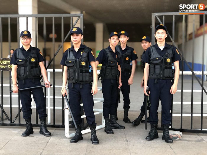 An ninh thắt chặt trước trận Việt Nam đại chiến Malaysia ở AFF Cup 2018 - Ảnh 2.
