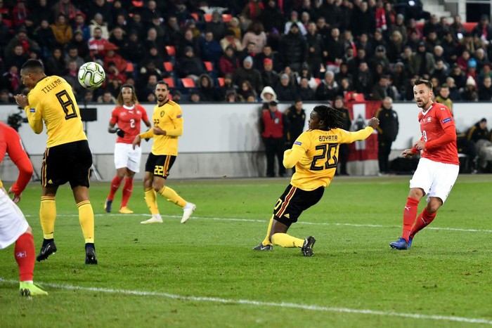 Thụy Sĩ 5-2 Bỉ: Đội bóng số 1 thế giới thua ngược không thể tin nổi - Ảnh 7.