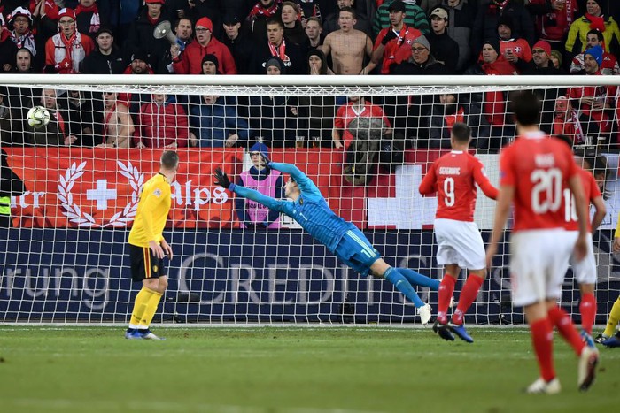 Thụy Sĩ 5-2 Bỉ: Đội bóng số 1 thế giới thua ngược không thể tin nổi - Ảnh 10.