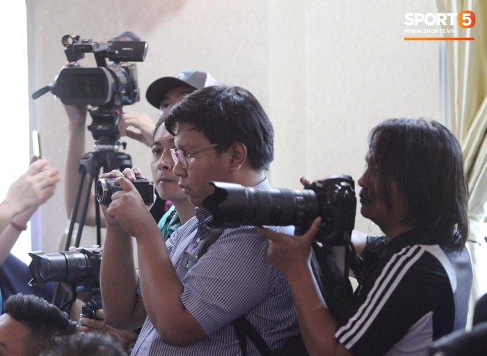 Phóng viên Việt Nam áp đảo toàn diện phóng viên Myanmar ngay trên chính sân khách - Ảnh 4.