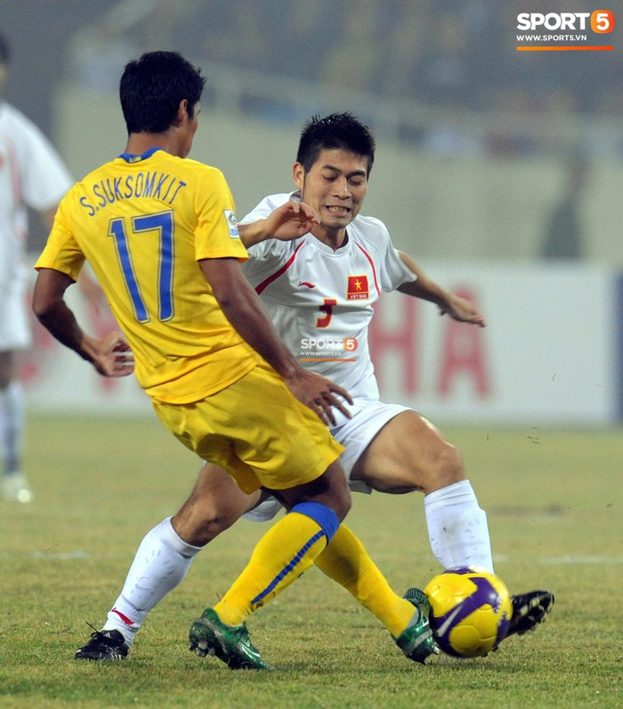 Nhìn lại những khoảnh khắc kỳ diệu trong ngày Việt Nam giành ngôi vương tại AFF Cup 2008 - Ảnh 3.