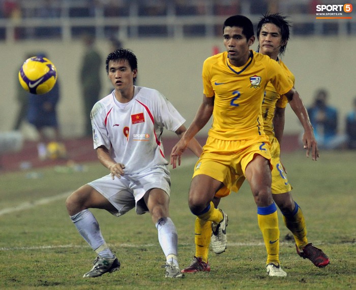 Nhìn lại những khoảnh khắc kỳ diệu trong ngày Việt Nam giành ngôi vương tại AFF Cup 2008 - Ảnh 6.