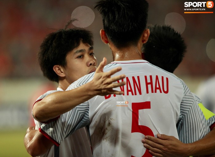 Cậu út của tuyển Việt Nam muốn tái hiện bàn tay của chúa trong trận mở màn AFF Cup 2018 - Ảnh 6.
