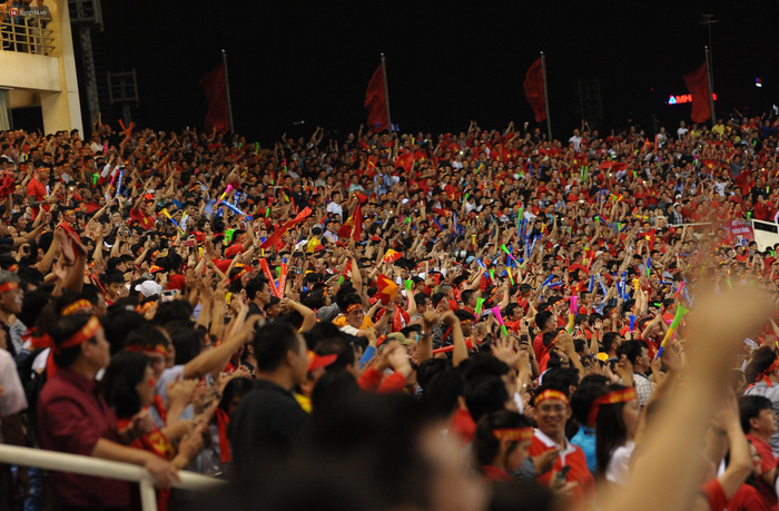 Trưởng nhóm cổ động viên Việt Nam phủ nhận thông tin fan Việt bị đánh tại Malaysia trước thềm trận chung kết lượt đi AFF Cup - Ảnh 1.