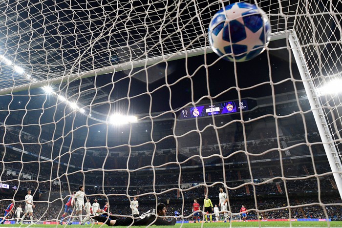 Real bất ngờ thảm bại chưa từng có trên sân nhà tại Champions League - Ảnh 7.