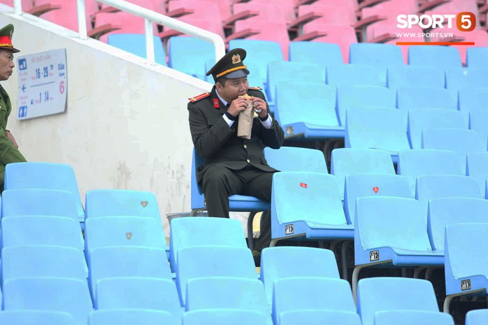 Gần 2.000 cảnh sát, nhân viên an ninh bảo vệ trận chung kết AFF Cup 2018 ở sân Mỹ Đình - Ảnh 7.