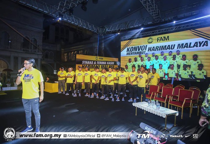 Thất bại trước Việt Nam, đội tuyển Malaysia vẫn được chào đón như những người hùng khi về nước - Ảnh 9.
