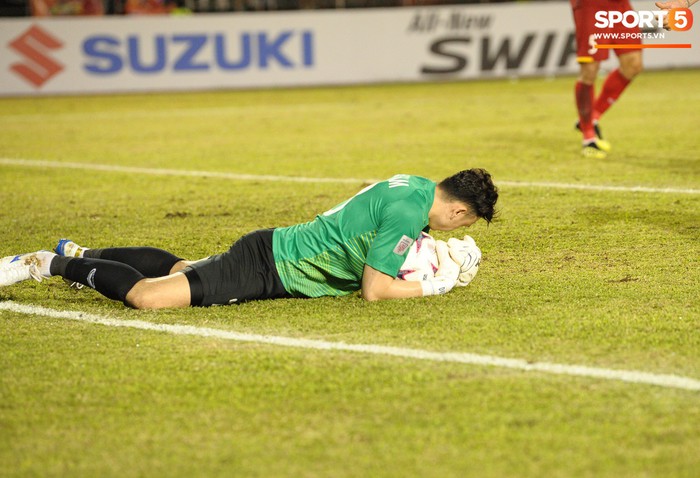 Lâm Tây nhận bàn thua đầu tiên, Văn Đức kịp tỏa sáng mang về chiến thắng cho tuyển Việt Nam - Ảnh 6.
