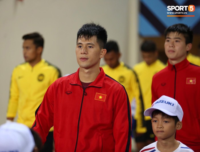 Giây phút chào cờ xúc động của đội tuyển Việt Nam, Đình Trọng, Hồng Duy cùng cầu Nguyện trước khi xung trận - Ảnh 4.