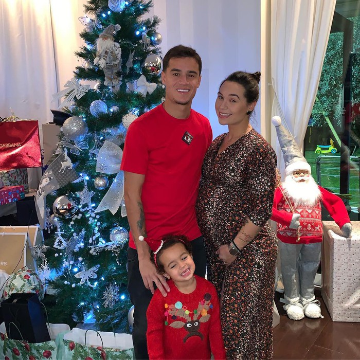 Ronaldo, Messi và các sao bóng đá quây quần bên gia đình trong đêm Giáng sinh ấm áp - Ảnh 4.