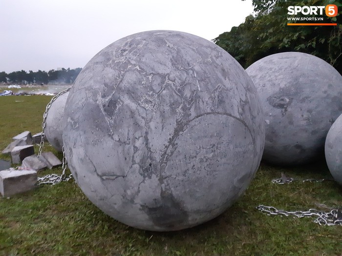 Đã tìm ra vị trí bí ẩn của 40 quả cầu đá sau khi bị di dời khỏi sân Mỹ Đình - Ảnh 7.