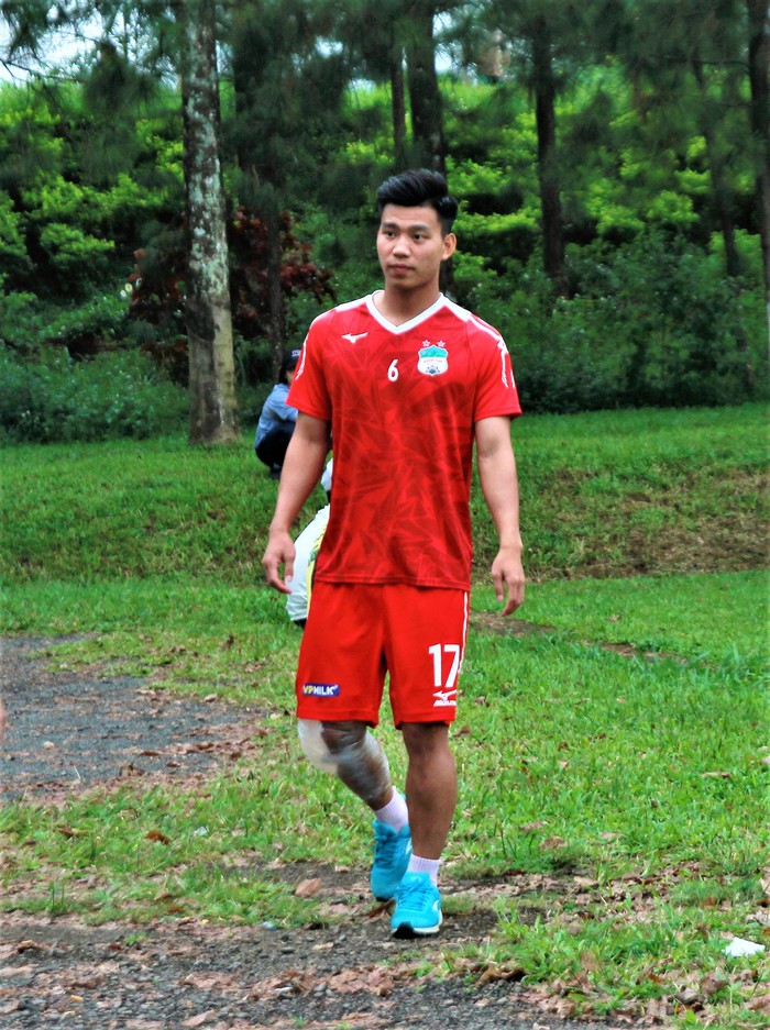 Văn Thanh đau nhẹ, Văn Toàn miệt mài tập sút penalty trước trận gặp Hà Nội - Ảnh 3.