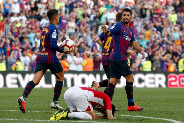 Messi kiến tạo, Barca chật vật thoát thua trên sân nhà - Ảnh 8.