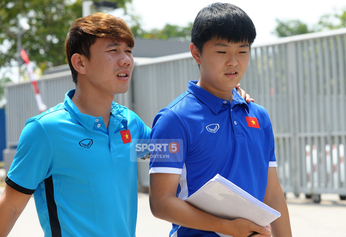 Trợ lý tiếng Anh của HLV Park Hang-seo mong được tiếp tục đồng hành cùng bóng đá Việt Nam - Ảnh 8.