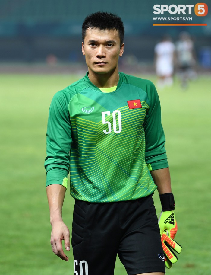 Tiến Dũng đứng đầu Top 5 cầu thủ Việt có lượng follower khủng nhất năm 2018 - Ảnh 6.