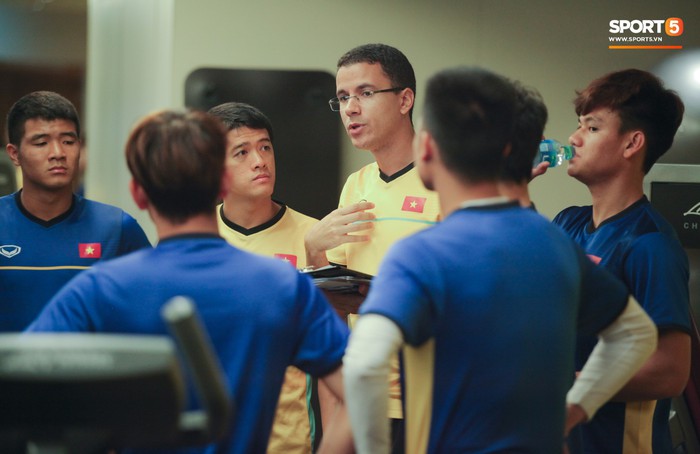 Đức Huy vắng mặt trong buổi tập của tuyển Việt Nam sau trận thua Iran - Ảnh 1.