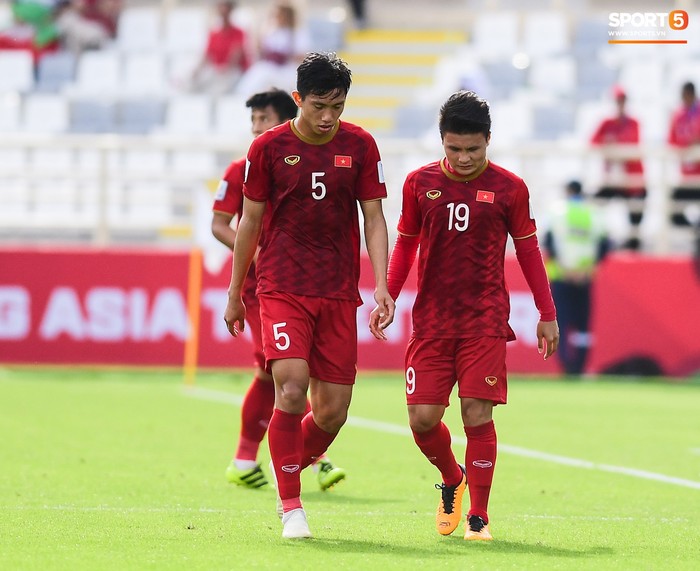 Tuyển Việt Nam tại Asian Cup 2019: Người đổ máu, người sưng húp mắt, mất trí nhớ tạm thời - Ảnh 8.