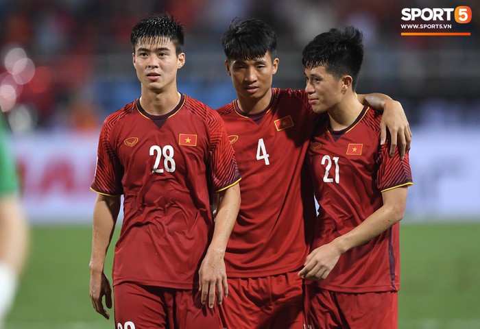 Lần đầu tiên bộ đôi trung vệ thép Duy Mạnh - Đình Trọng cùng vắng bóng trong đội hình tuyển Việt Nam - Ảnh 3.