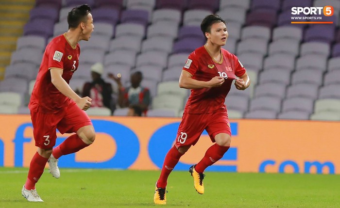 Quang Hải ăn mừng cực nhiệt khi tái hiện siêu phẩm cầu vồng tại Asian Cup 2019 - Ảnh 3.