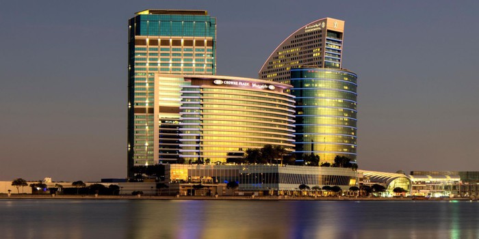 Tuyển Việt Nam đóng quân tại khách sạn 5 sao nằm ở trung tâm thành phố Dubai giàu có bậc nhất thế giới - Ảnh 1.