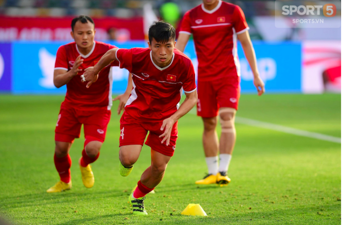 5 cầu thủ Việt Nam chuyền bóng nhiều nhất ở vòng bảng Asian Cup 2019 - Ảnh 2.