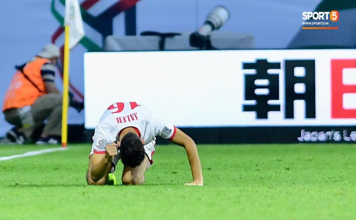 Đáng thương hình ảnh cầu thủ Jordan gục đầu khóc sau quả penalty định mệnh của Tư Dũng - Ảnh 5.